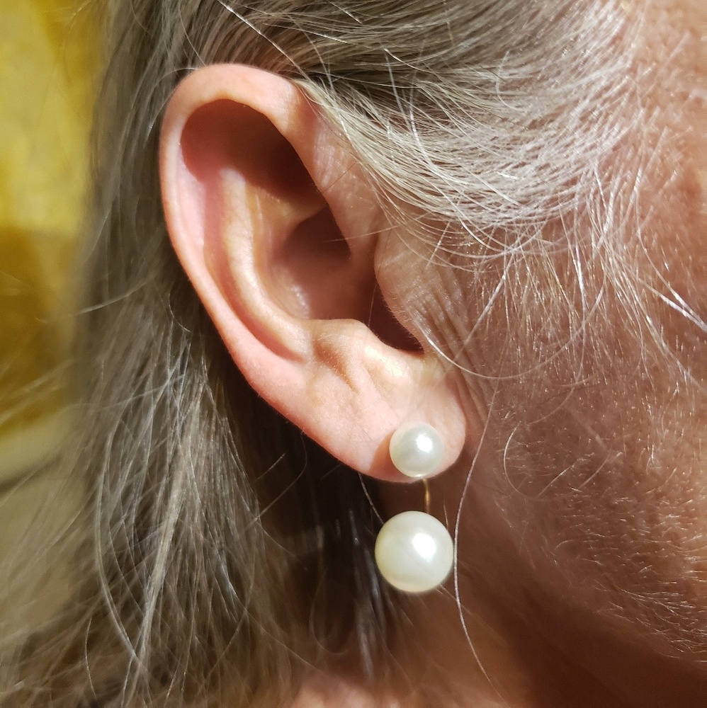 Layered pearls earrings